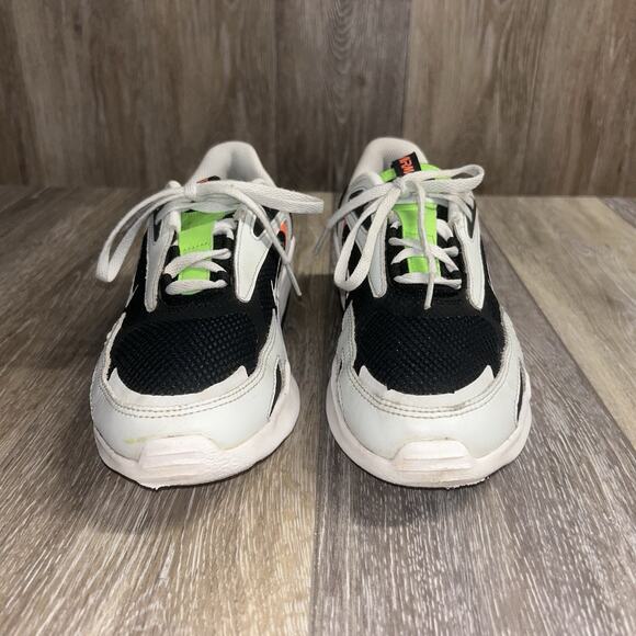 Nike Air Max Bolt Gray Black Green Youth US Size 7Y Sneaker Shoes CW1626-002 - Picture 3 of 11